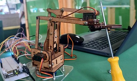 O projeto une áreas de eletrônica e eletrotécnica